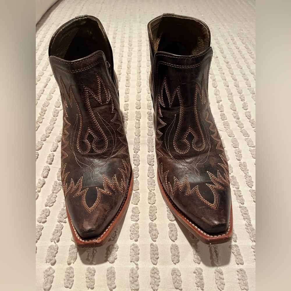 Ariat Women’s Dixon Weathered booties Size 9 Used brown ankle boots